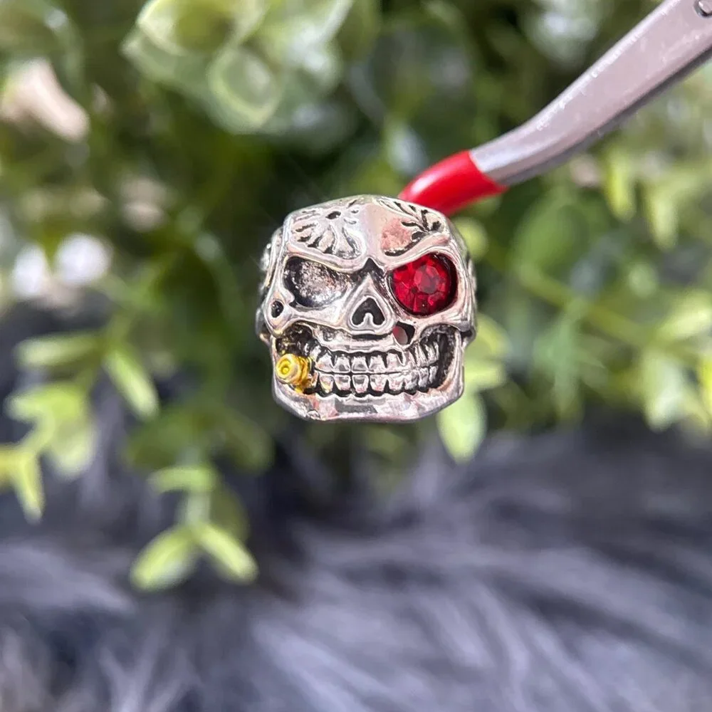 Red‎ Eye Skull Ring